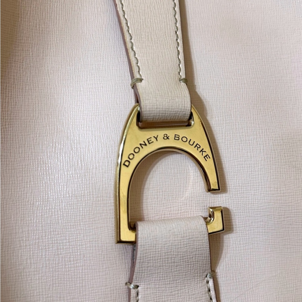 Dooney & Bourke Cream Shoulder Bag EUC - Picture 3 of 12